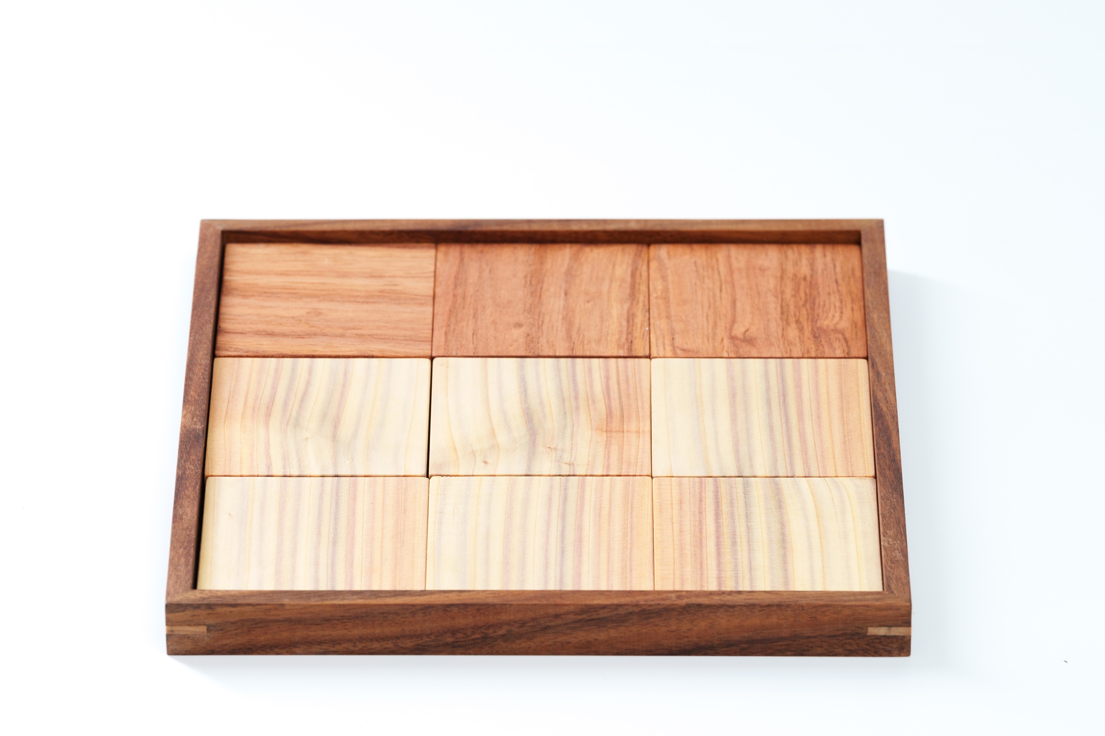 低調的菱格-托盤